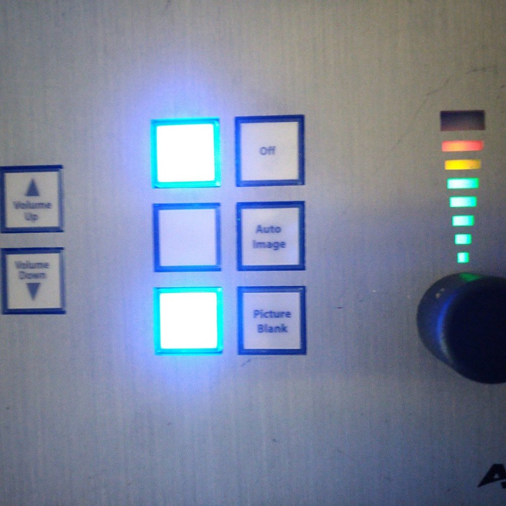 AMX FG1302-08-A 8-key control pad - Picture 4 of 8